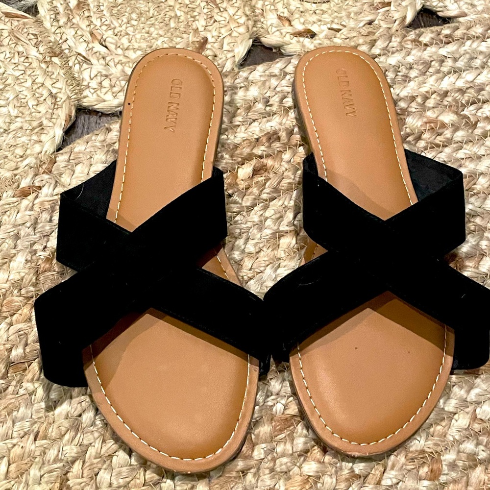 Old navy slip on black sandals